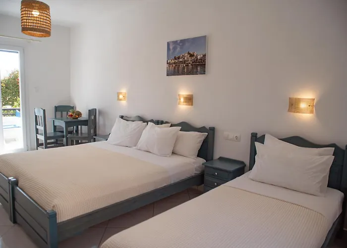 Ikaros Studios & Apartments
